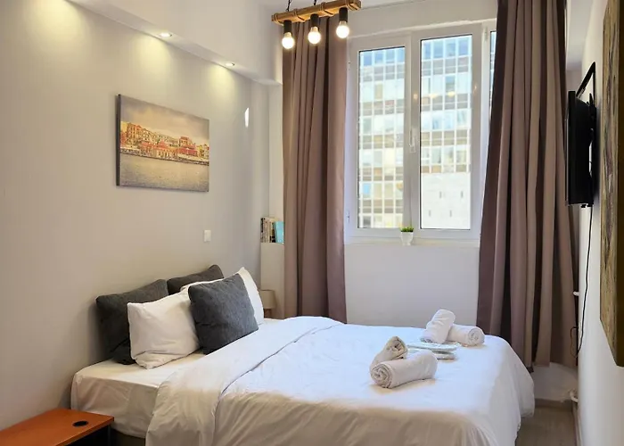 Aiolou Street Rooms 2& Apartments